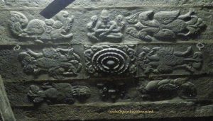 Thiruneermalai, Shri Neervanna Perumal: mandapa ceiling with Gandha Bherunda, whales, mythological creatures and devatas
